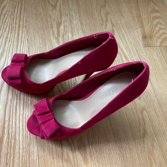 Brand new Fuchsia suede-type fabric Le Chateau shoes size 7.5 - Picture 2 of 3